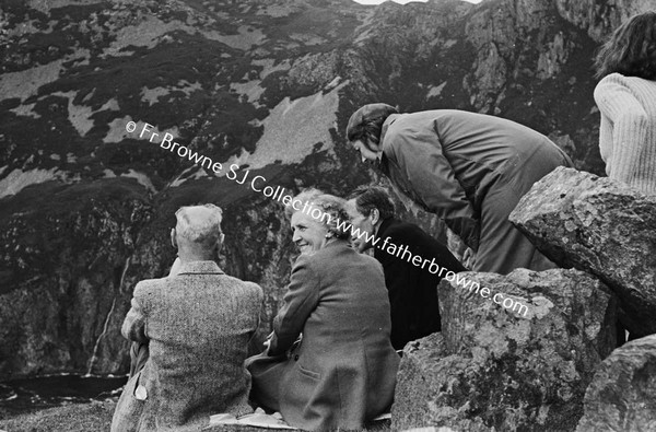 SLIEVE LEAGUE PARK  MR AND MRS BYRNE    FR SHIEL  AND MISS BRUMER